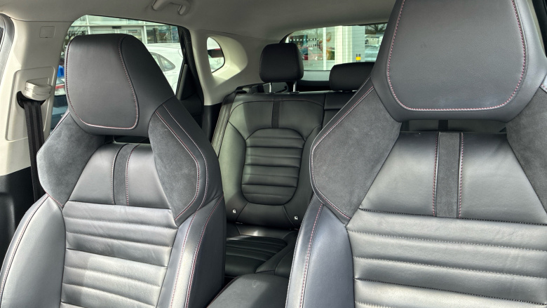 MG HS 1.5 T-GDI Trophy 5dr DCT Petrol Hatchback